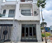 Nhà Sài Gòn 2 tầng ngay chợ