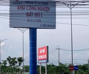 3 Cần bán gấp nhà, đất, vườn 2715m2 - đối diện KCN Đất Đỏ, gần biển, chợ, trường học