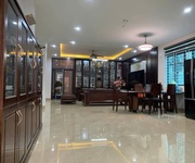Bán 304m2 đất tặng nhà 3 tầng mới xây 2 năm trục  chính quang trung, p đông vệ