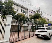 Khu  vip cực vip mặt phố hoàng cầu  - trung tâm hành chính - sân trước, sau - thang máy - kinh