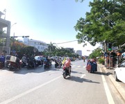Cho thuê nhà MT: 4,5m DT: 40m2  phố Hồ Sen vỉa hè rộng, nhận diện tốt.