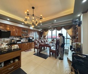 Bán toà nhà văn phòng 2 mặt phố vip   view hồ   hầm để xe   vỉa hè rộng   doanh thu khủng