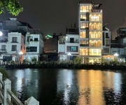 4 Bán nhà mặt hồ long biên - view hồ cực thoáng đẹp, gần cầu long biên