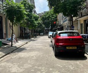 Phân lô  vỉa hè  kinh doanh  văn quán 9 tỷ.