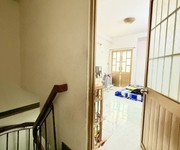 2 Giáp quận 10 vài bước ra đường xe hơi nha chính chủ lâu năm. 2 Giáp quận 10 vài bước ra đường xe hơi nha chính chủ lâu năm.