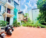3 Chính chủ bán lô ngọc thụy long biên ,đất 71m2, mt 10m cực đẹp, vài bước ra đường to, giá đầu tư