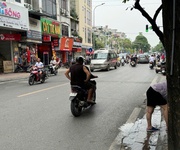 Bán nhà 4 tầng sẵn sổ mặt phố lạc trung
