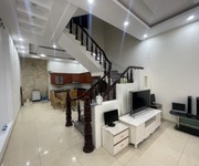 1 Cho thuê nguyên căn 8 ngủ khép kín Văn Cao, DT: 75m2.