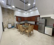2 Cho thuê nguyên căn 8 ngủ khép kín Văn Cao, DT: 75m2.