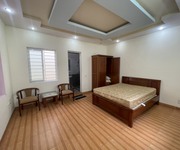 7 Cho thuê nguyên căn 8 ngủ khép kín Văn Cao, DT: 75m2.