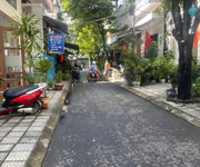 Nhà mặt tiền cách Nguyễn Văn Linh vài bước chân
