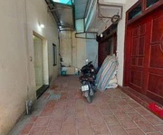 Chính chủ cần cho thuê nhà cấp 4 diện tích 30m2 Ngõ 987 Ngô Gia Tự, Long Biên, Hà Nội.