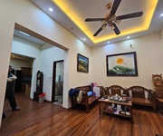 Bán nhà lạc long quân , 92.3m , 5 tầng, gala gala oto vào nhà  full nội thất