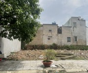 5 lô đất thổ cư, mt đường nhựa 12m có vỉa hè, ngay ngã tư ông cù, gần chợ, thổ cư, sổ sẵn,