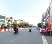 Cho thuê cả nhà  MT: 4,5m DT: 40m2 phố Hồ Sen vỉa hè rộng, nhận diện tốt. Cho thuê cả nhà  MT: 4,5m DT: 40m2 phố Hồ Sen vỉa hè rộng, nhận diện tốt.