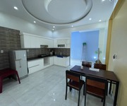 1 Cho thuê nguyên căn sân cổng Văn Cao, DT: 110m2, 4 p,ngủ.