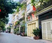 Bán nhà liền kề văn phú - hà đông , dt 90m2 x 4 tầng, mt 4.5m vị trí cực đẹp - gần trường quốc tế -