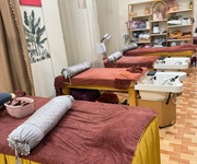 2 Sang tiệm spa - nail - gội có chỗ ở lại quận bình tân