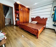Nhà mới trung kính - ở ngay  - trung tâm cầu giấy dt 30m2 5 tầng mặt tiền 4.2m giá 9.1 tỷ