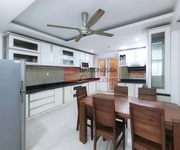 2 Cho thuê nhà phố phường An Phú Quận 2 có hầm để xe hơi