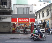 Cho thuê căn góc trung tâm gần nhà Hát Lớn MT: 11m DTSD: 90m2 vỉa hè rộng.