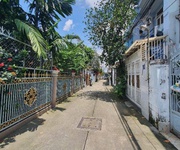 2  bán đất tặng nhà cấp 4   sân vườn   hiệp bình chánh