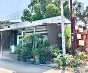 2 Bán nhà cấp 4 100m2 quận 9   mặt tiền đường nhựa, cách nguyễn xiển 500m, giá 3.7 tỷ
