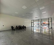 Cho thuê nguyên căn  MT: 10m DT: 200m2 phố Lê Hồng Phong, vỉa hè rộng.