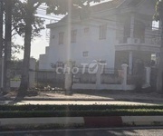 Hot  hot   hot   chính chủ cần bán  328m2 đất ở đô thị