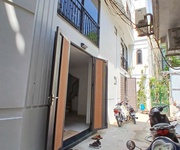 Gia đình cần bán nhà chia lô phố Cát Linh,Đống Đa dt 37 m2 x 7 t thang máy mới đep 14 tỷ