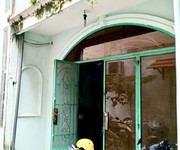 1 Ngay chợ Hoàng Hoa Thám, F14 Tân Bình - 60m2, 4 PN, đường 3.5m, vài bước ra MT - 6. tỷ