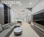 Oto đỗ cổng   nở hậu   nhà đẹp thoáng   full nội thất