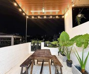 3  xe hơi đỗ trước cổng   nhà đẹp nở hậu   khu cao tầng đồng bộ   an ninh tuyệt vời 
