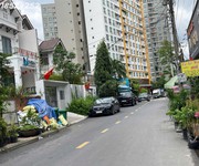 Bán nhà phố đường oto 210m2 , 3 tầng ngay nội khu q2