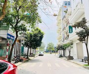 2 Bán lô đất mặt phố Trần Khát Chân, ph Thanh Bình, TP HD, 64m2, mt 8m, vị trí đẹp, giá ok