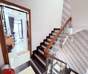2 Nhà sư vạn hạnh, quận 10   33m    10.5 tỷ   gần siêu thị sài gòn