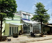 Bán nhà 2 mặt tiền đường hoàng thị loan  đoạn dưới chân cầu ngã 3 huế