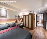 xe hơi đỗ trước cổng   nhà đẹp nở hậu   khu cao tầng đồng bộ   an ninh tuyệt vời