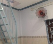 2 Cho thuê nhà một trệt một lầu đường võ văn kiệt phường cô giang quận 1.