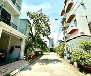 3 Bán nhà đẹp full nội thất - 1 trệt 2 lầu 1 tum  - 200m2 sử dụng - có gara ô tô - kế vinhomes grand