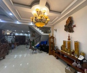 Nhà đẹp kế bên gò vấp 1 lầu sân xe cổng rào nguyễn thị kiểu siêu thị metro q12