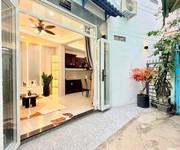 Bán nhà nguyễn đình chính, phú nhuận, dt 25m2, trệt   2 lầu, hẻm ba gác, nội thất đầy đủ