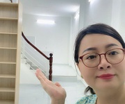 Ngay vincom - nguyễn xí - bình thạnh - hẻm 4m - 3 tầng hoàn công đủ - nhà mới chắc chắn - chính chủ