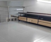 3 Cho thuê phòng 20m    gác lửng 10m  tại quận 1   giá dễ thương