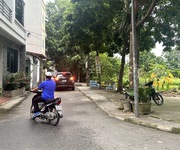 Đất đẹp phố sủi   66 m , ngõ thông, ô tô tải ngủ trong đất, giá 5,5 tỷ