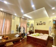 2 Nhà Chợ Hôm, 6T thang máy chỉ 16,5 tỷ