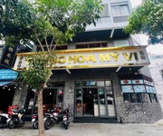 2 Bán căn góc 3 mặt tiền gần biển nha trang   4 tầng có thang máy, cho thuê 70tr/tháng  siêu vị trí