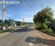 2 Bán đất 3 mặt tiền 578m  đinh công tráng, tân tiến, la gi, chỉ 1.3 tỷ gần biển