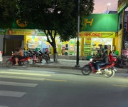 2 Nhà lau mặt tiền đường thông phan đăng lưu dĩ an, đối diện trường mầm non, sân ô tô dài.