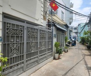 Bán nhà quận 7   4x16m, 2 tầng, 3pn, hẻm xe tải đậu cửa, giáp phú mỹ hưng   giá 6.8 tỷ